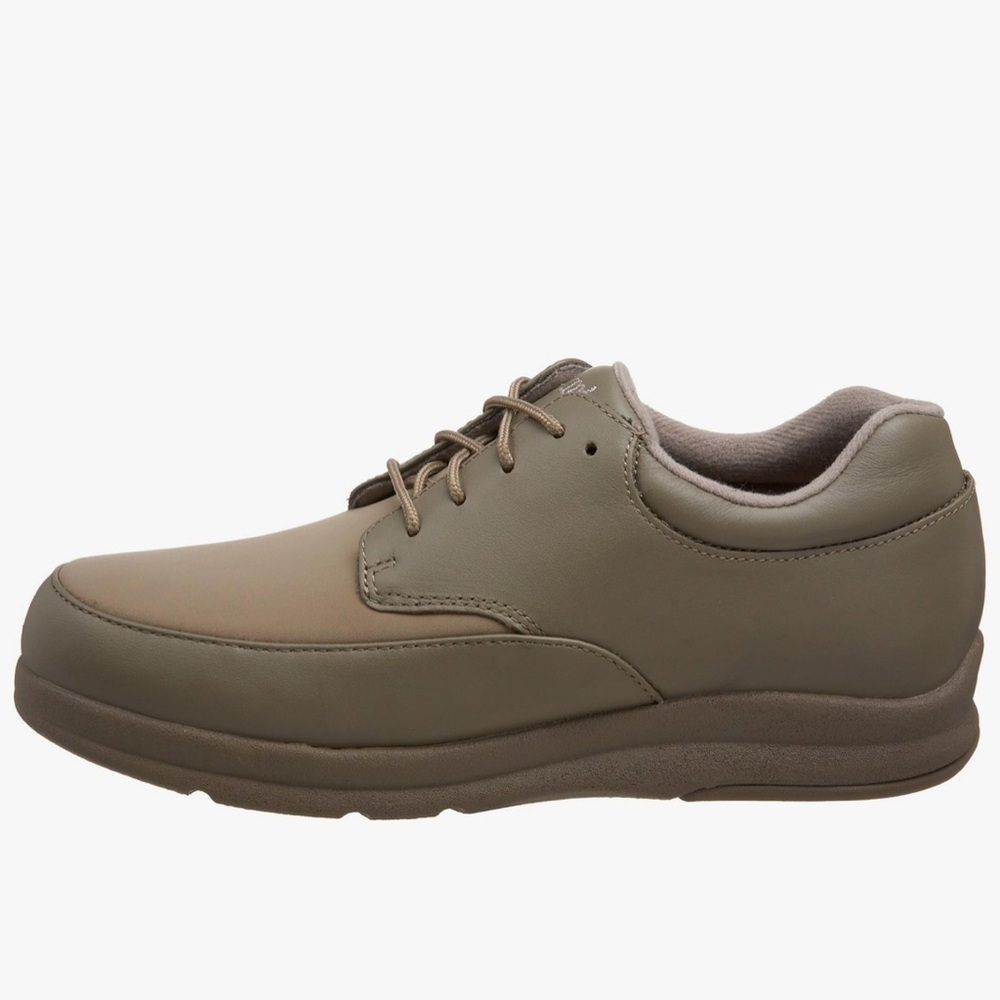 P.W. Minor Women's Pleasure Lace-Up Flat